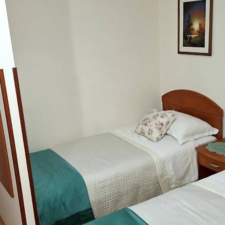 Apartments And Rooms Laura Пазин Екстер'єр фото