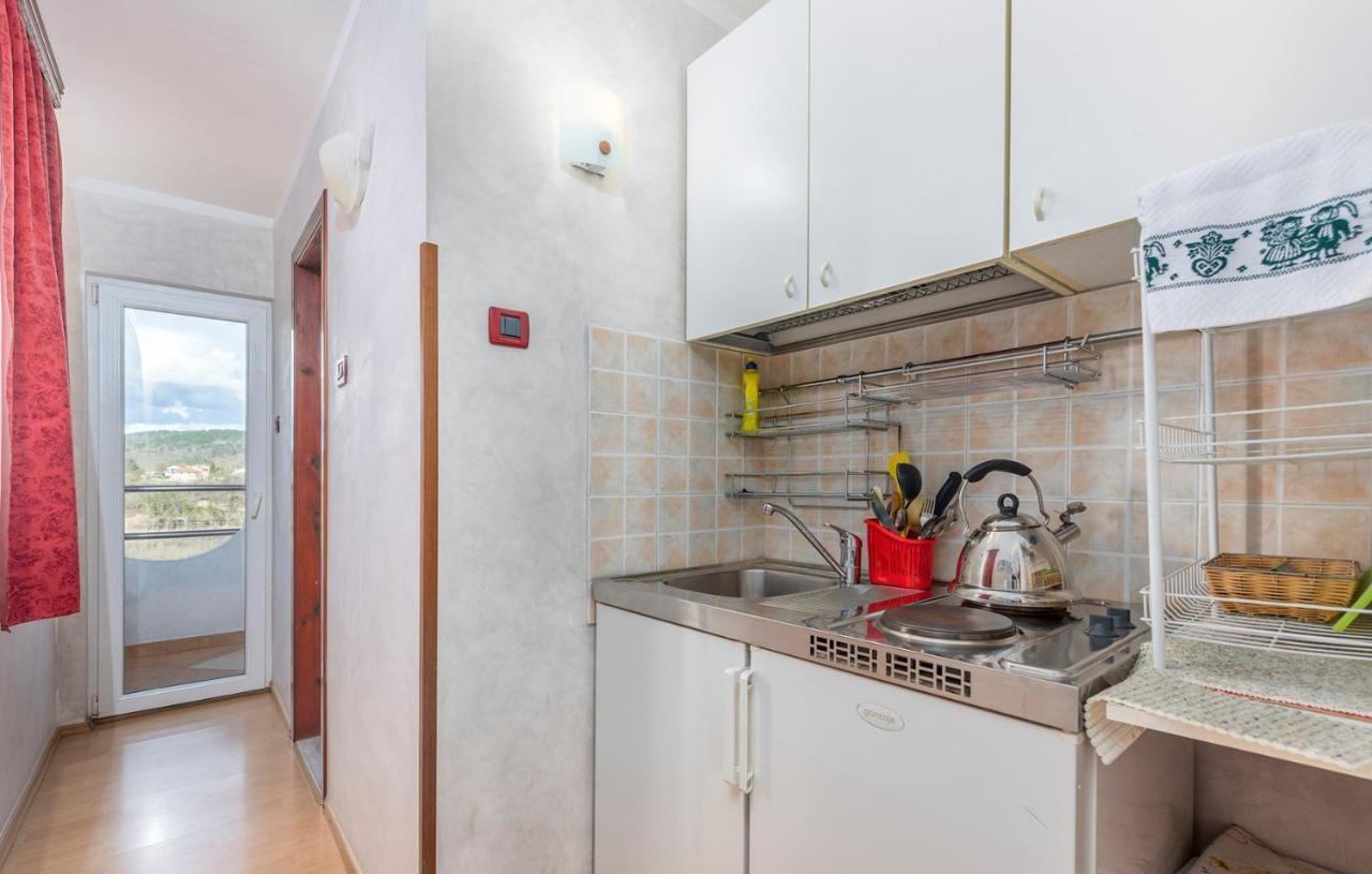 Apartments And Rooms Laura Пазин Екстер'єр фото
